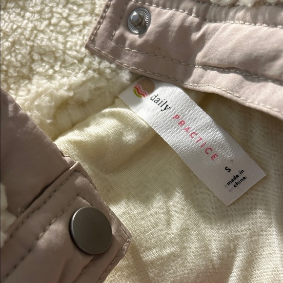 Beige Sherpa Jacket by Anthropologie, size Small daily practice - Picture 5 of 8